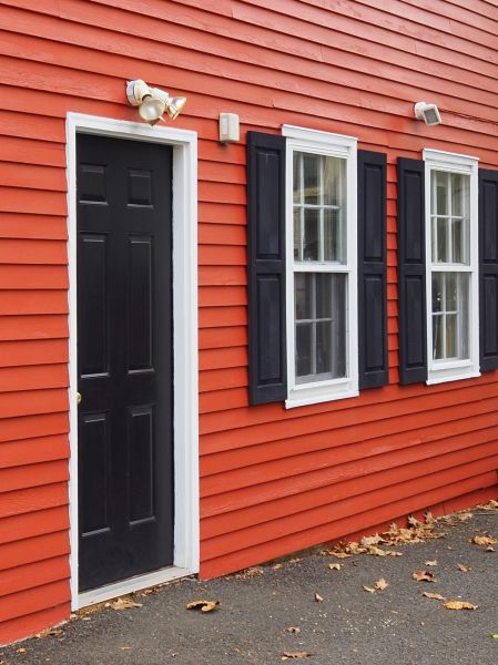 Cost of Red Vinyl Siding Installation in Dover