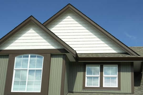 Vertical Vinyl Siding Repair in Dover
